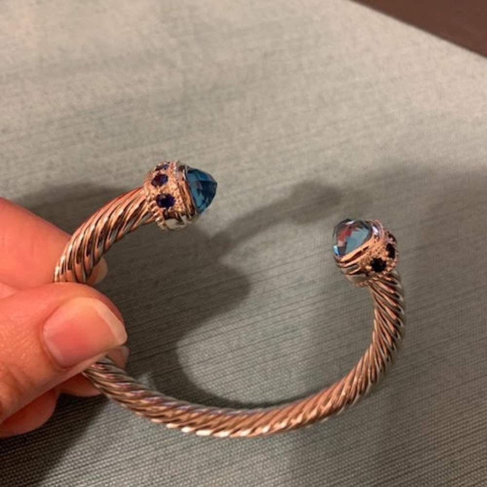 Blue Cable Bracket